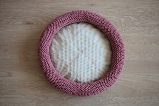 Knitted cat bed Multicolor